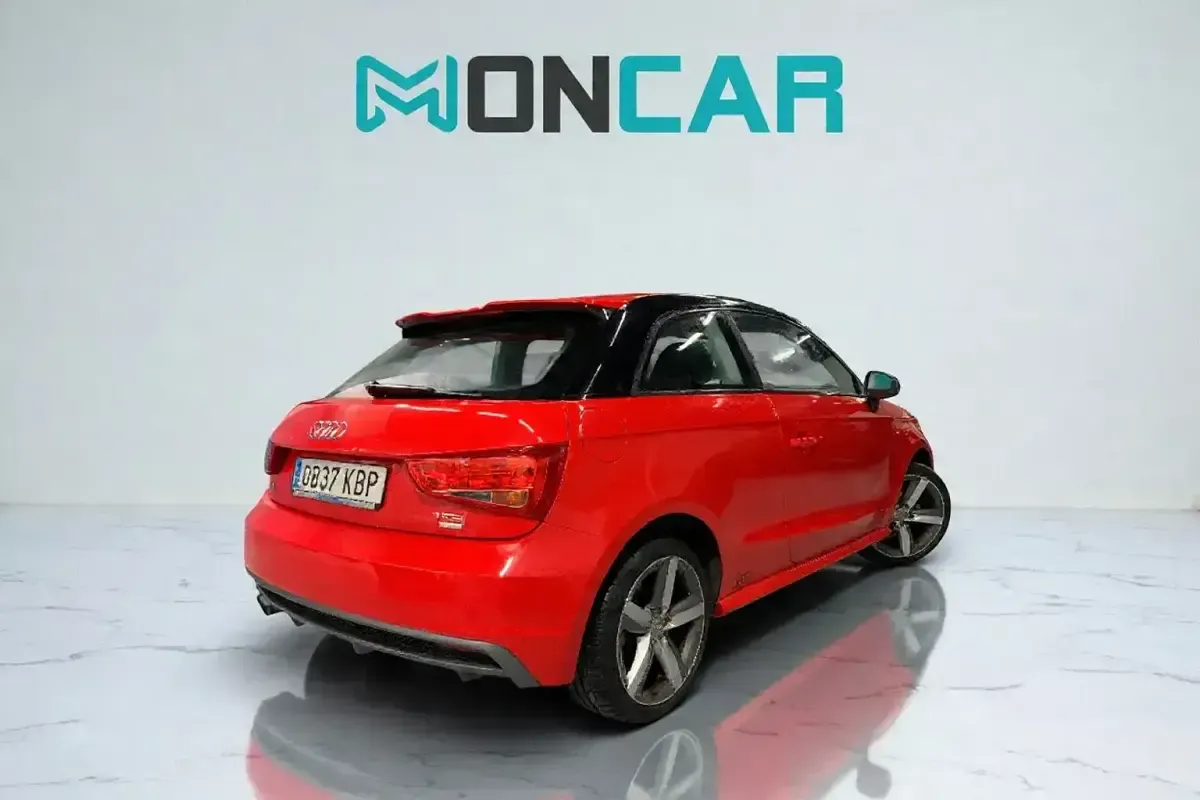 Usado Audi A1 Ambiente 95 CV (69 kW) 2017 Rojo Utilitario