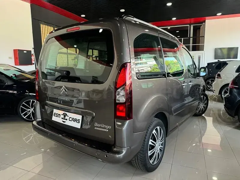 Usado Citroën Berlingo Feel 100 CV (73 kW) 2016 Beige Monovolumen