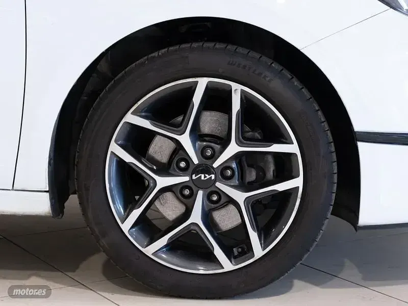 Usado Kia Ceed Sportswagon 120 CV (88 kW) 2022 Blanco Familiar