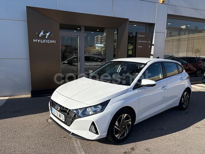 Blanco Usado 2023 Hyundai i20 Berlina | 13.300 € (Buen precio) - Imagen 1/4