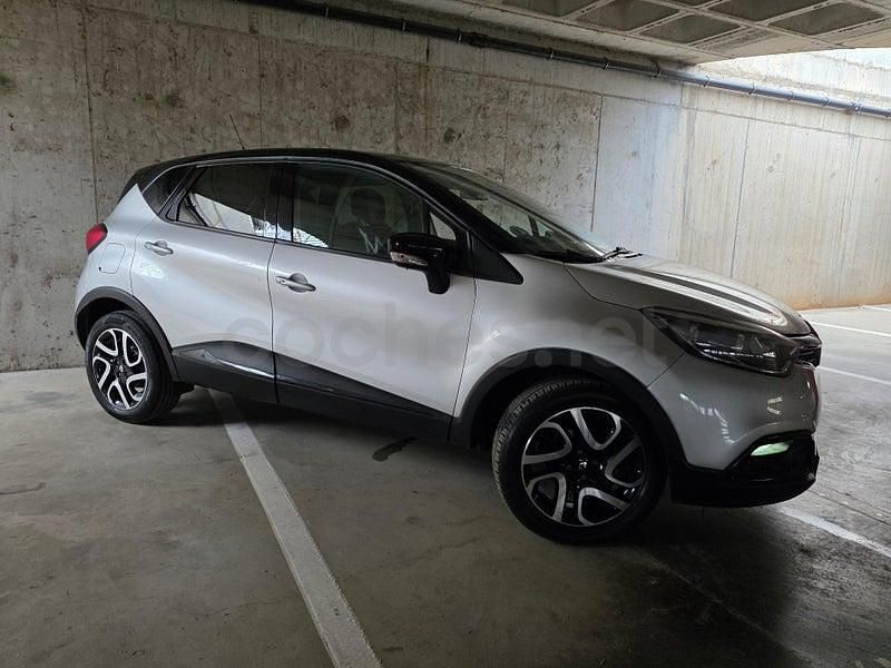 Usado Renault Captur Zen 90 CV (66 kW) 2016 Gris / plata SUV