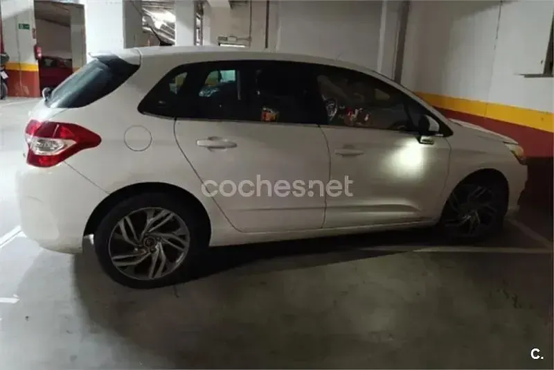 Usado Citroën C4 92 CV (67 kW) 2012 Negro Berlina