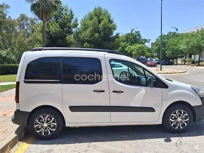 Usado Citroën Berlingo Feel 100 CV (73 kW) 2018 Blanco Monovolumen