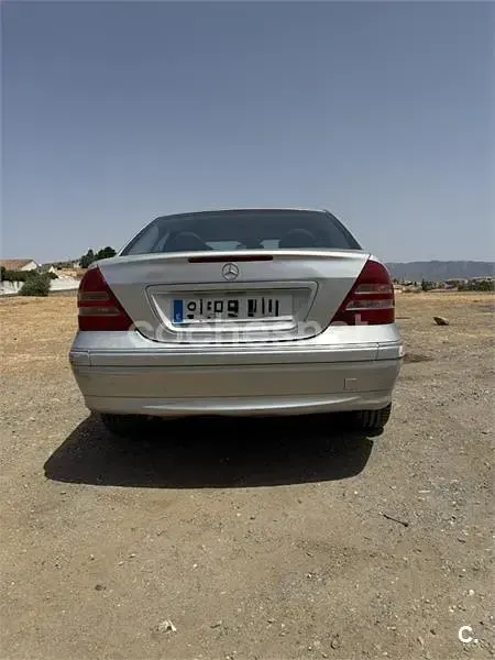 Usado Mercedes C240 Avantgarde 170 CV (125 kW) 2002 Gris / plata Berlina