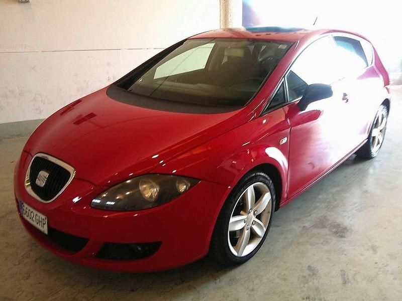 Rojo Usado 2008 Seat Leon Stylance Utilitario | 2560 € (Buen precio) - Imagen 1/4