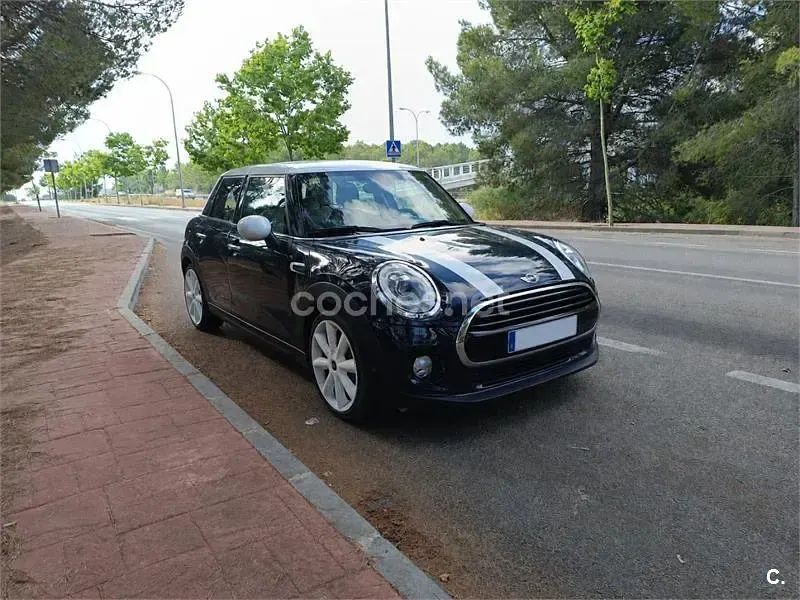 Usado Mini Cooper D 116 CV (85 kW) 2018 Azul Utilitario