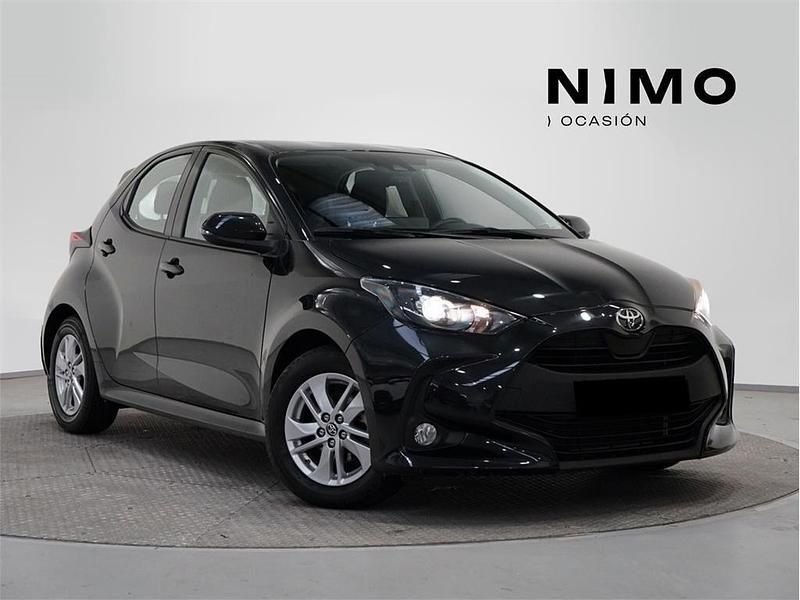 Negro Usado 2024 Toyota Yaris Edition Berlina | 19.400 € (Precio justo) - Imagen 1/4