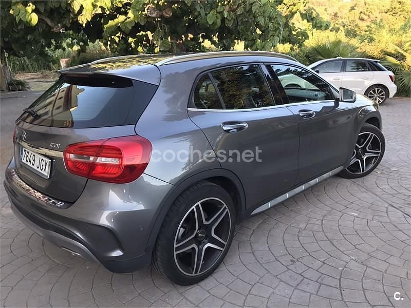 Gris / plata Usado 2015 Mercedes GLA220 AMG line SUV | 18.500 € (Super precio) - Imagen 1/4