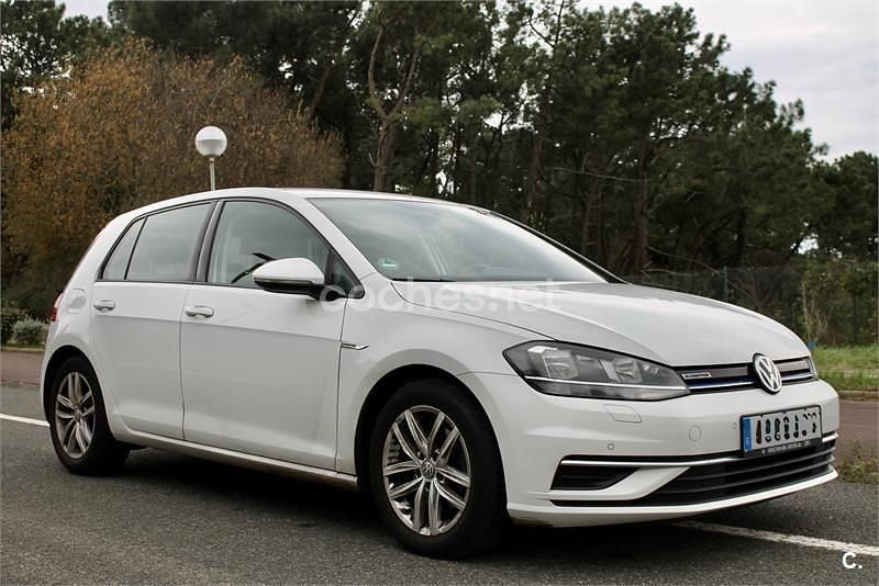 Usado VW Golf VII Advance 130 CV (95 kW) 2019 Blanco Berlina