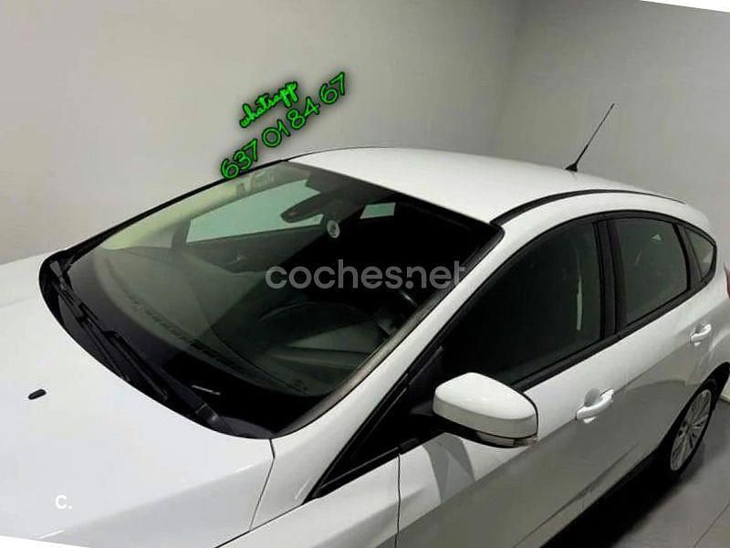 Usado Ford Focus Trend 95 CV (69 kW) 2015 Blanco Berlina