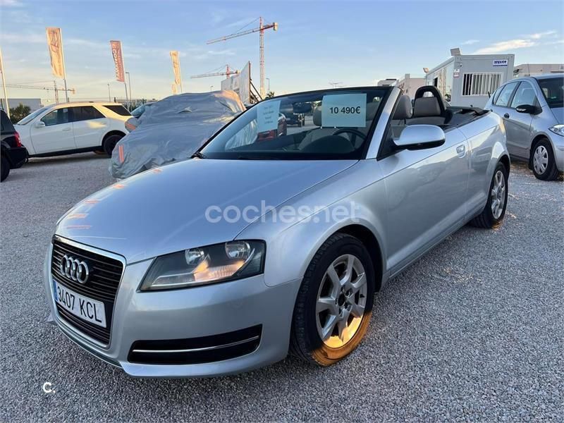 Gris / plata Usado 2011 Audi A3 Cabriolet Attraction Descapotable | 10.490 € (Precio justo) - Imagen 1/4