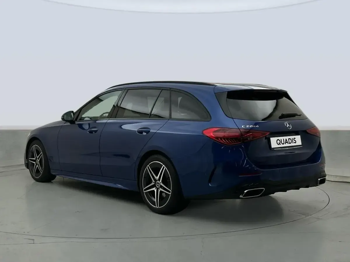 Usado Mercedes 220 200 CV (147 kW) 2025 Azul Familiar