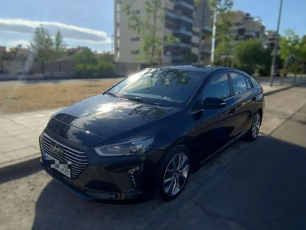 Usado Hyundai Ioniq 105 CV (77 kW) 2018 Negro Utilitario