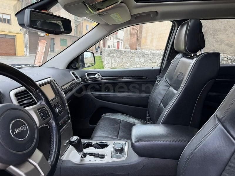 Käytetty Jeep Grand Cherokee Overland 241 HP (177 kW) 2012 Musta Katumaasturi
