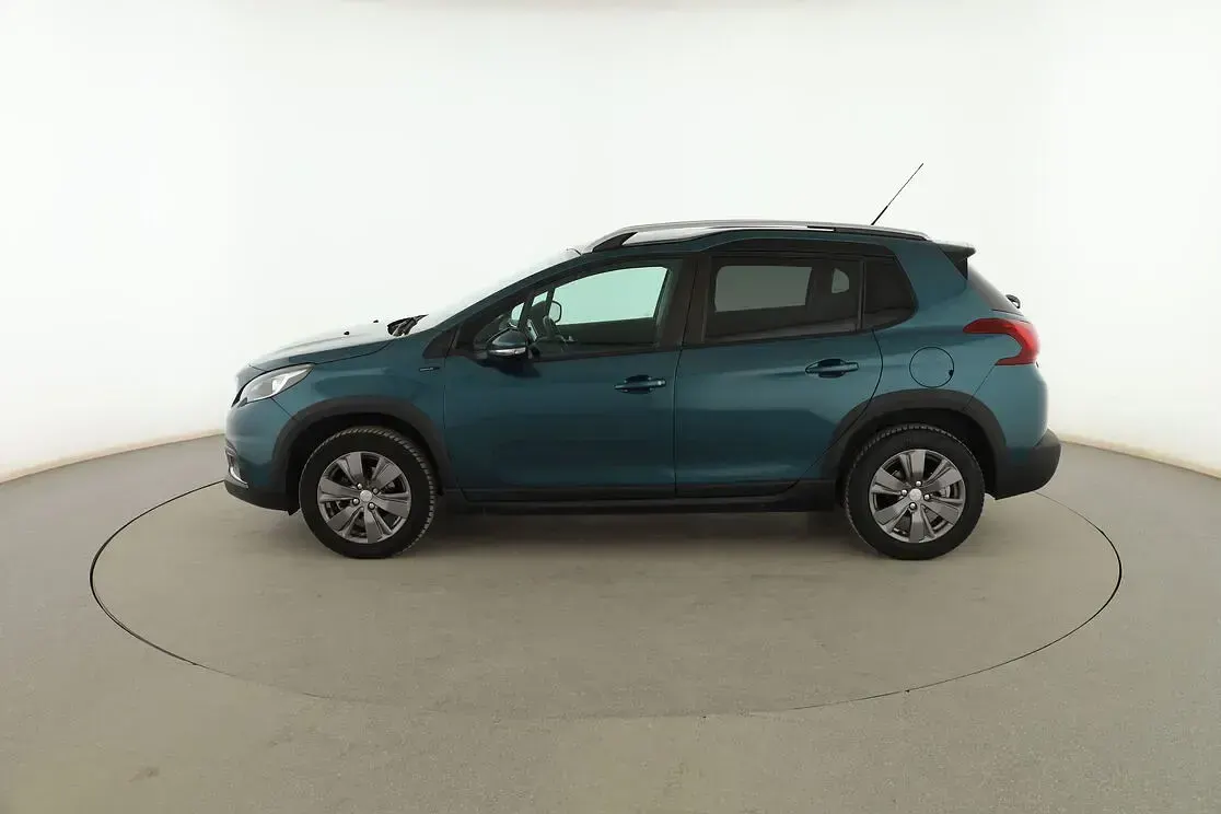 Usado Peugeot 2008 Signature Sky 82 CV (60 kW) 2019 Verde SUV