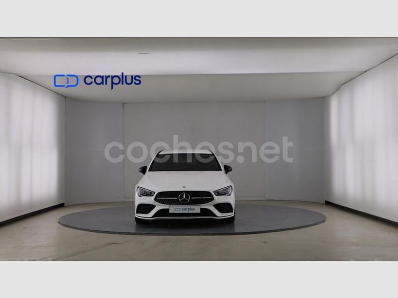 Usado Mercedes CLA200 Shooting Brake 150 CV (110 kW) 2023 Blanco Familiar