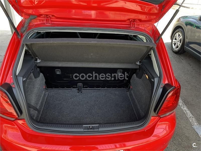 Usado VW Polo Advance 90 CV (66 kW) 2014 Rojo Berlina