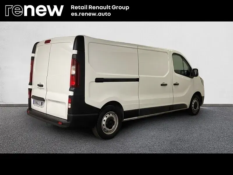 Usado Renault Trafic 110 CV (80 kW) 2022 Blanco Monovolumen
