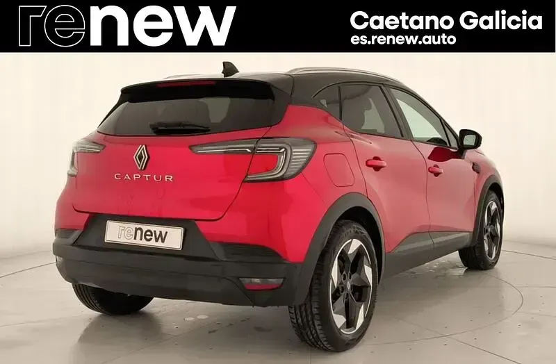 Usado Renault Captur Techno 100 CV (73 kW) 2025 Rojo SUV
