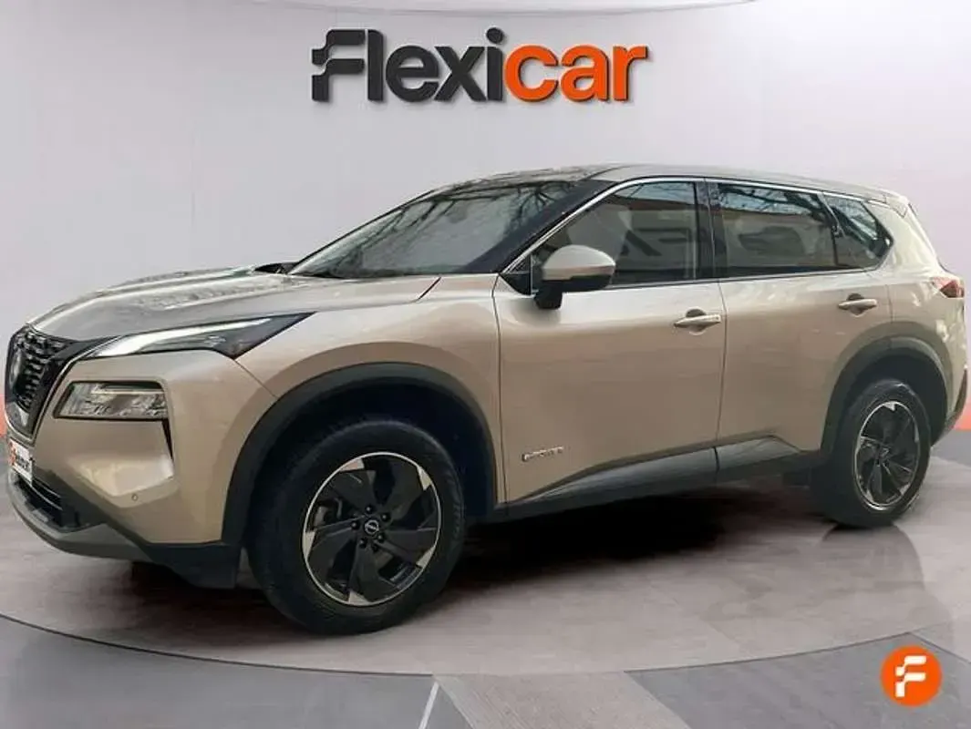 Usado Nissan X-Trail Acenta 213 CV (156 kW) 2025 Beige SUV