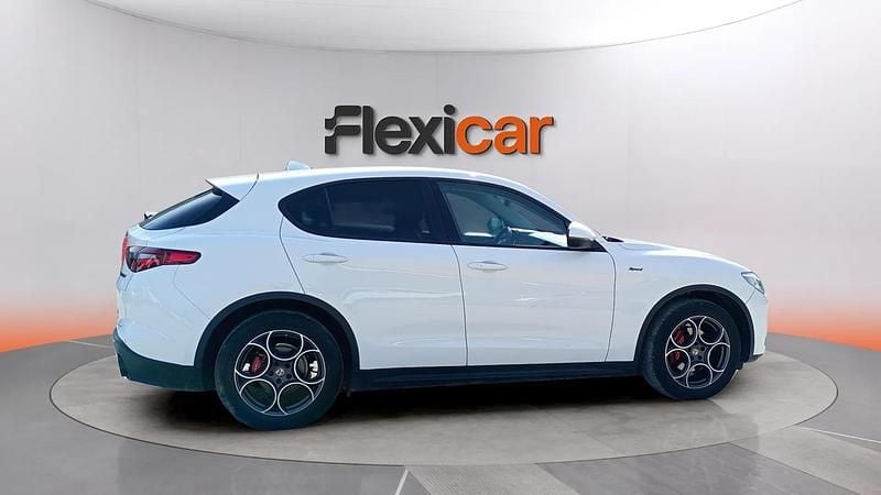 Usado Alfa Romeo Stelvio Sprint 160 CV (117 kW) 2021 Blanco SUV