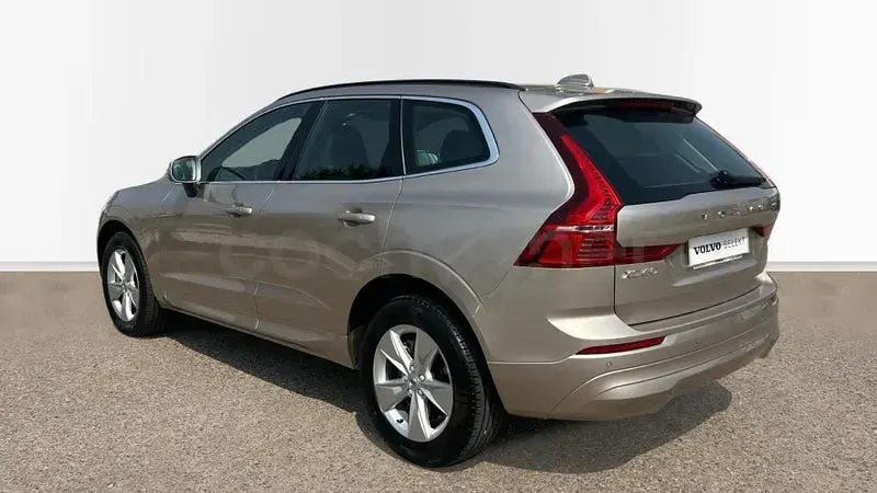 Usado Volvo XC60 Core 197 CV (144 kW) 2023 Amarillo SUV