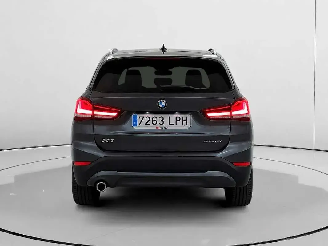 Usado BMW X1 Advantage 140 CV (102 kW) 2021 Gris SUV