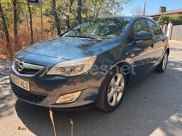 Usado Opel Astra Selective 110 CV (80 kW) 2012 Azul Berlina