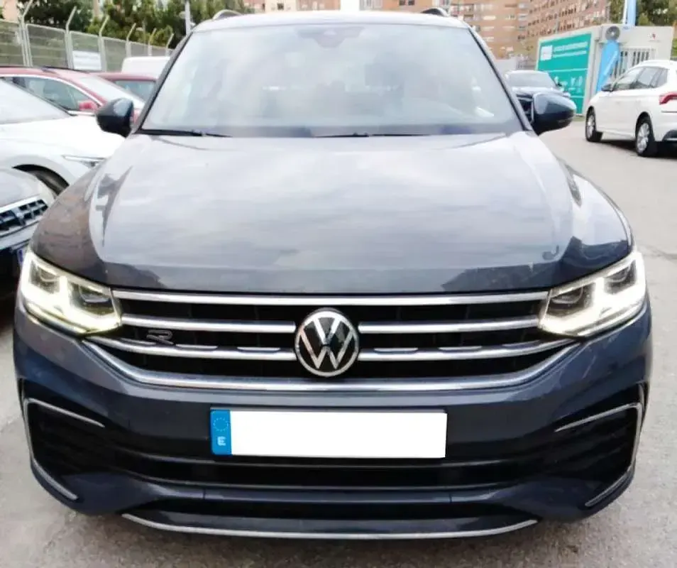 Usado VW Tiguan R-line 150 CV (110 kW) 2022 Gris SUV