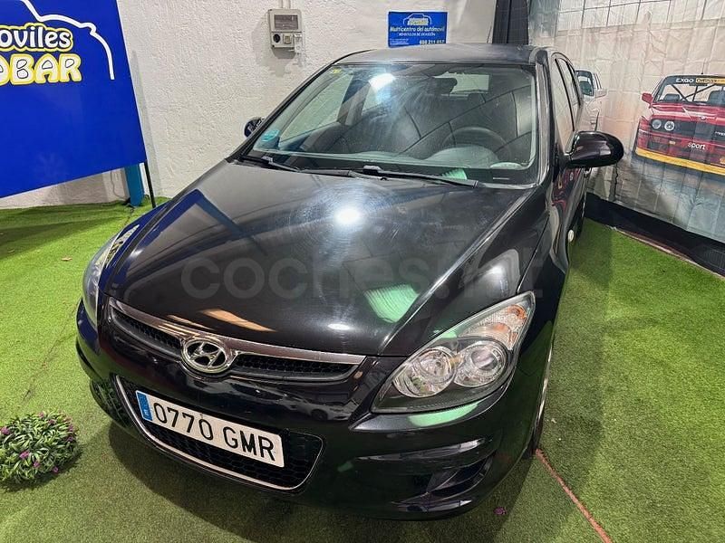 Usado Hyundai i30 Style 126 CV (92 kW) 2009 Negro Berlina