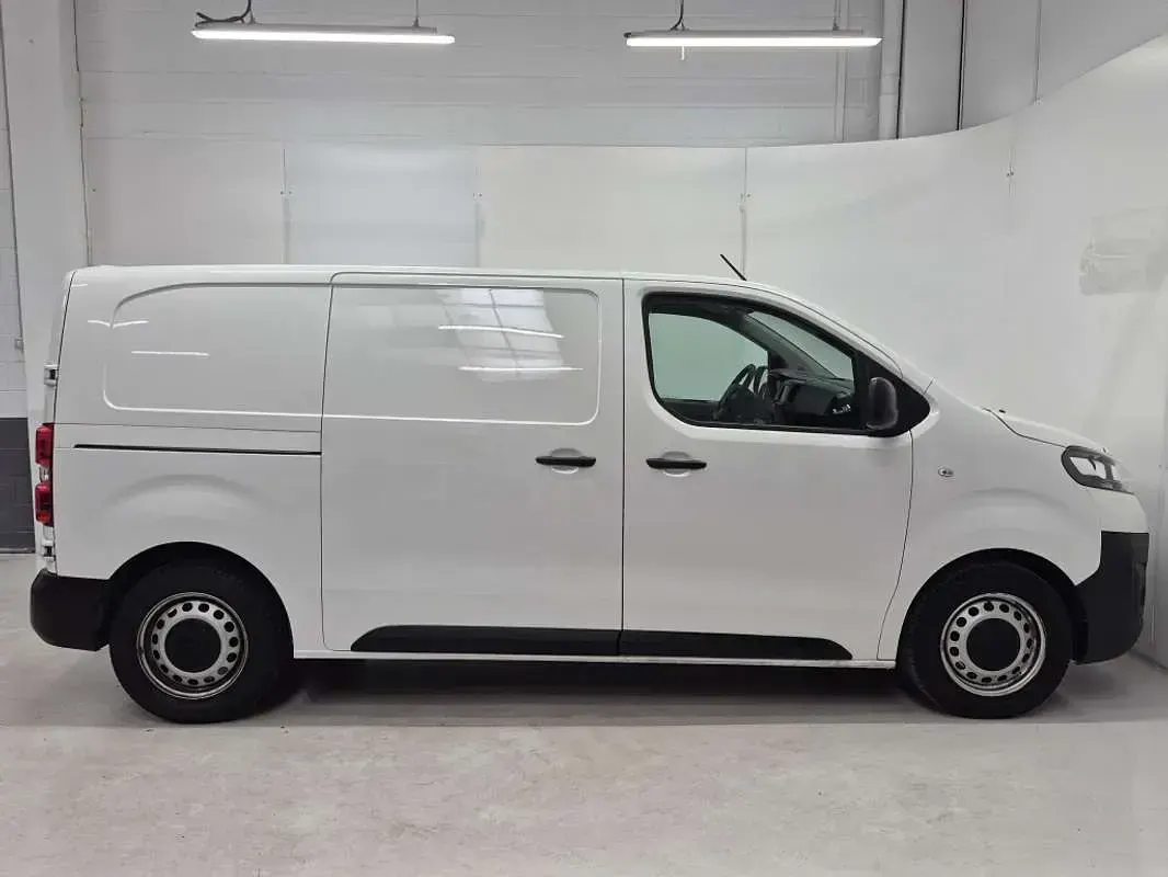 Usado Opel Vivaro 102 CV (75 kW) 2022 Blanco Monovolumen