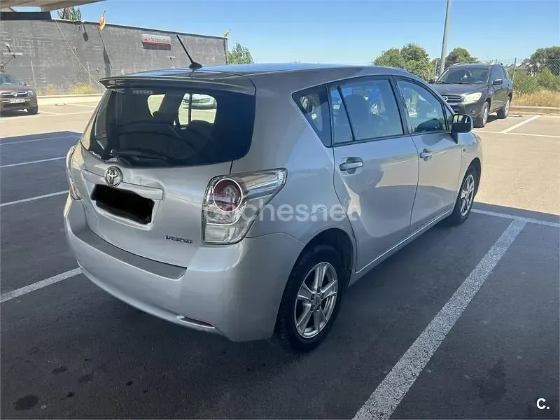 Usado Toyota Verso Advance 126 CV (92 kW) 2009 Gris / plata Monovolumen