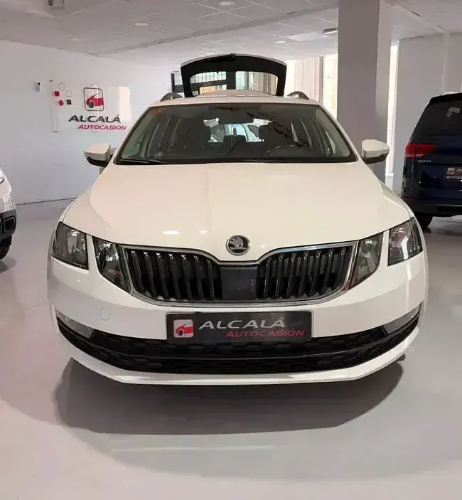Usado Skoda Octavia Ambition 115 CV (84 kW) 2019 Blanco Familiar