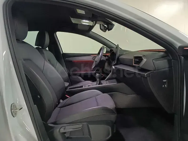 Usado Cupra Leon 150 CV (110 kW) 2025 Blanco Berlina