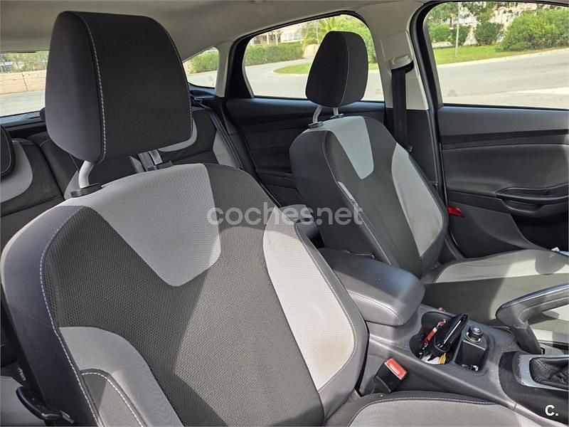 Usado Ford Focus Sport 115 CV (84 kW) 2013 Blanco Berlina