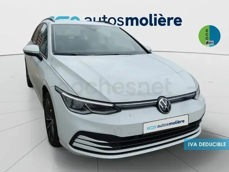 Usado VW Golf VIII Life 110 CV (80 kW) 2022 Blanco Familiar