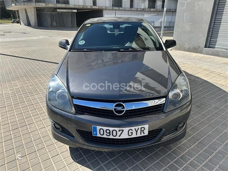Usado Opel Astra GTC Sport 120 CV (88 kW) 2010 Gris / plata Berlina