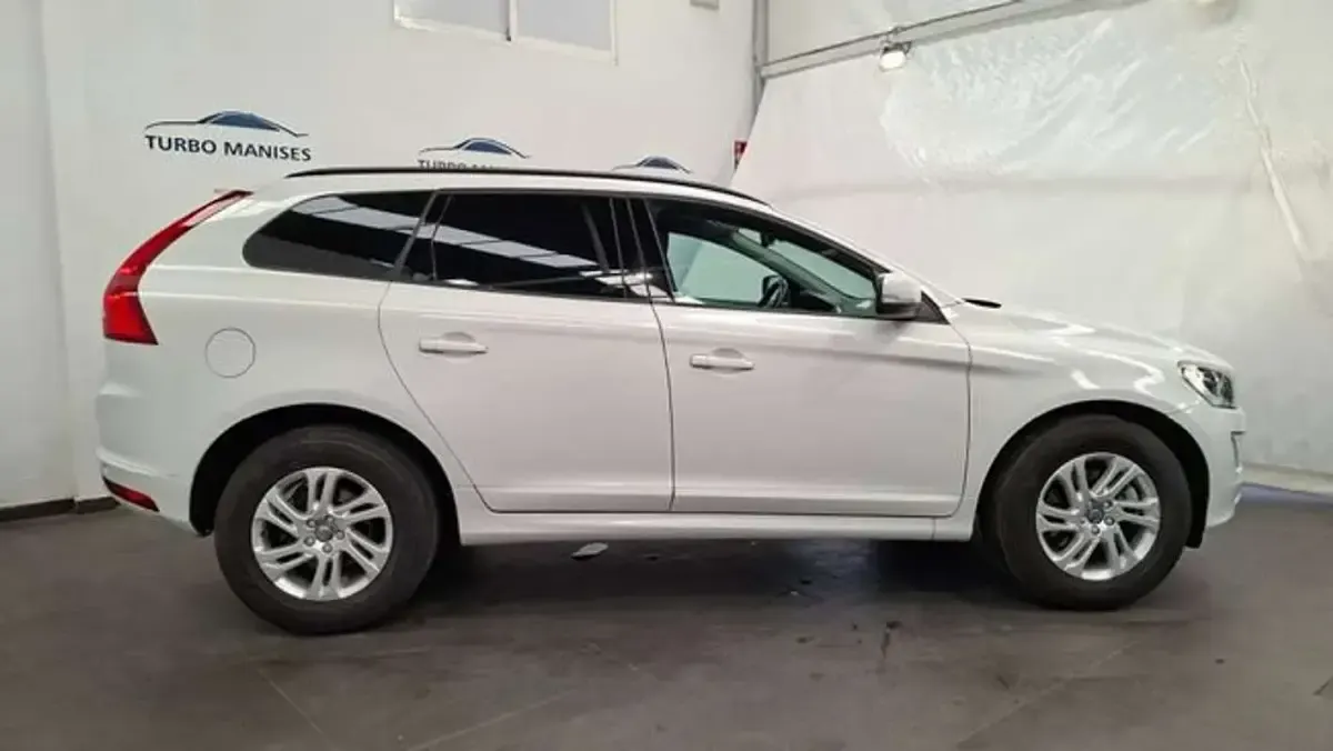 Usado Volvo XC60 Momentum 150 CV (110 kW) 2017 Blanco SUV