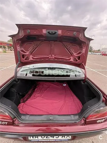 Usado Peugeot 406 110 CV (80 kW) 1998 Granate Berlina