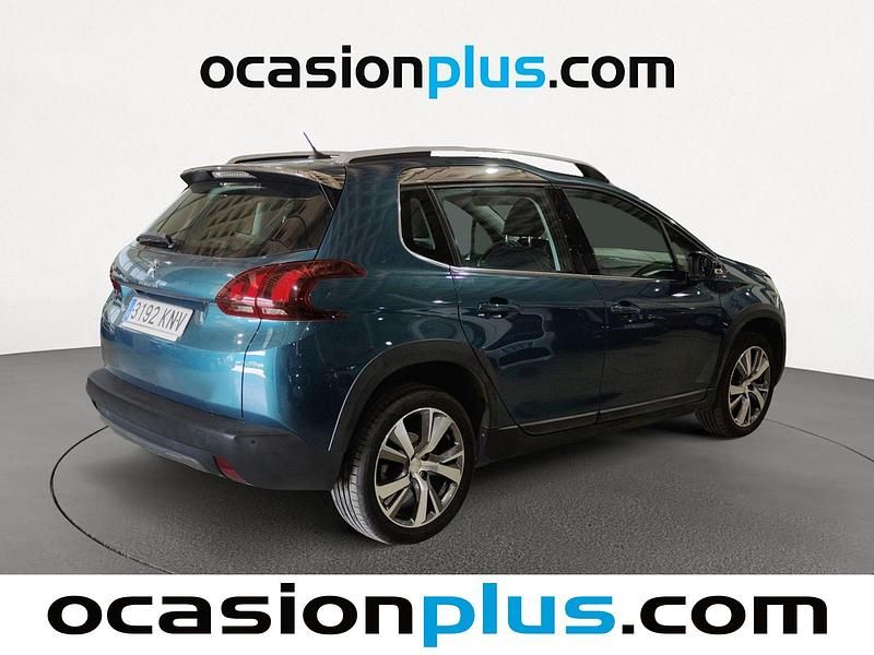 Usado Peugeot 2008 Allure 120 CV (88 kW) 2018 Verde SUV