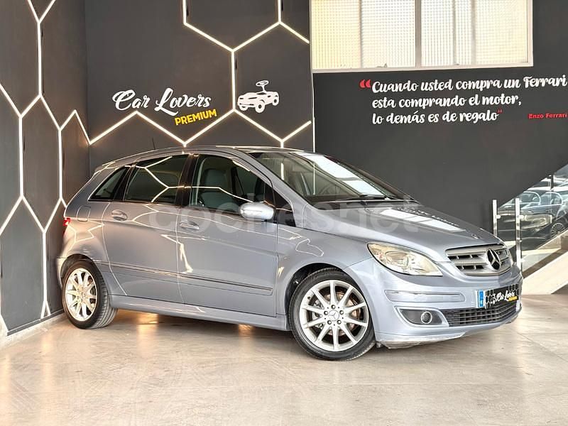 Usado Mercedes B180 109 CV (80 kW) 2006 Gris / plata Monovolumen