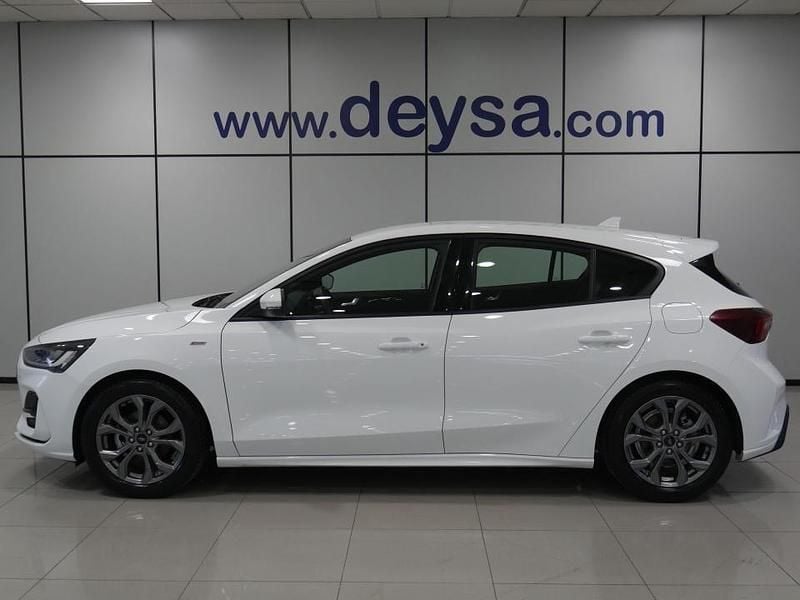 Usado Ford Focus ST-Line 125 CV (91 kW) 2023 Blanco Berlina