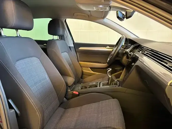 Usado VW Passat Executive 150 CV (110 kW) 2020 Negro Berlina