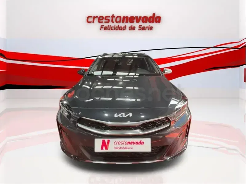 Usado Kia XCeed 120 CV (88 kW) 2022 Gris / plata SUV