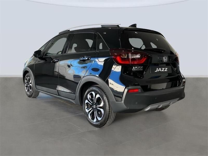 Usado Honda Jazz 122 CV (89 kW) 2024 Negro cristal p. Utilitario