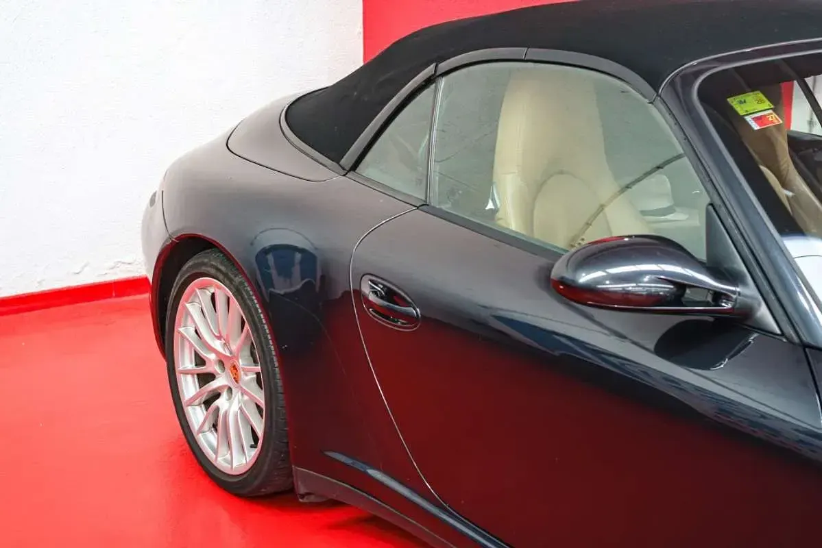 Usado Porsche 911 Carrera 4S Cabriolet 355 CV (261 kW) 2007 Gris Descapotable