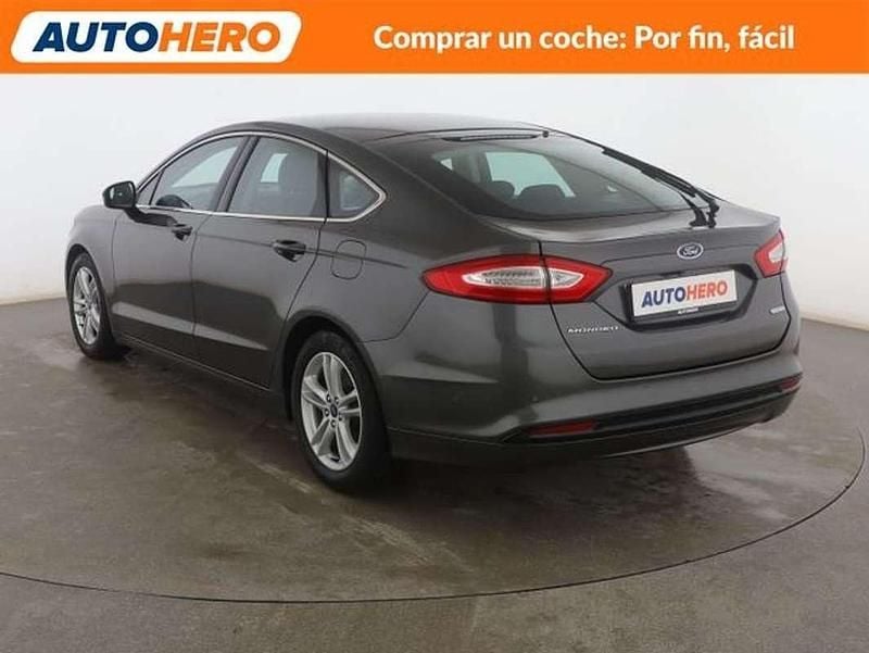 Usado Ford Mondeo Titanium 160 CV (117 kW) 2016 Gris Berlina