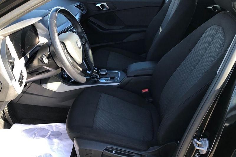 Usado BMW 118 150 CV (110 kW) 2024 Negro Utilitario