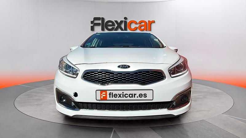 Usado Kia Ceed Launch Edition 136 CV (100 kW) 2018 Blanco Utilitario