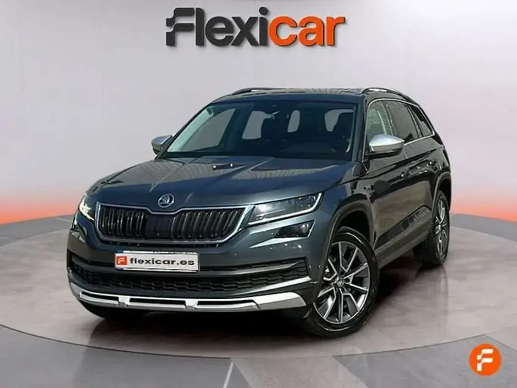 Usado Skoda Kodiaq 190 CV (139 kW) 2019 Gris SUV